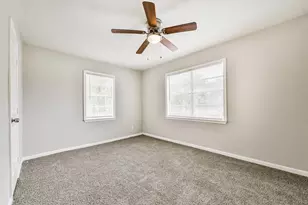 821 Robertson St, Clute, TX 77531 - Photo 16