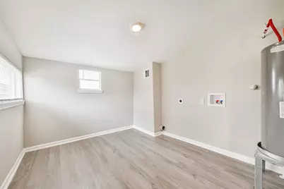 821 Robertson Street, Clute, TX 77531 - Photo 14