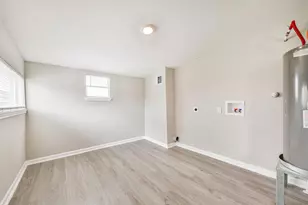 821 Robertson St, Clute, TX 77531 - Photo 14