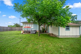 907 Clinton St, Brenham, TX 77833 - Photo 34
