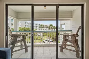 6102 Seawall Blvd, Galveston, TX 77551 - Photo 18