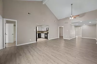 800 N San Jacinto #201, Conroe, TX 77301 - Photo 18