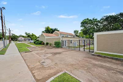 800 N San Jacinto #201, Conroe, TX 77301 - Photo 46