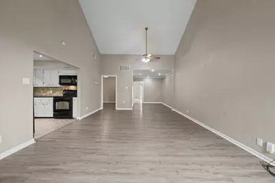 800 N San Jacinto #201, Conroe, TX 77301 - Photo 16