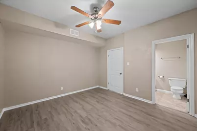 800 N San Jacinto #201, Conroe, TX 77301 - Photo 32