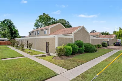800 N San Jacinto #201, Conroe, TX 77301 - Photo 1