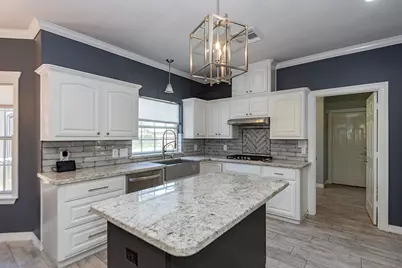 57 Silver Lace Court, Lake Jackson, TX 77566 - Photo 8