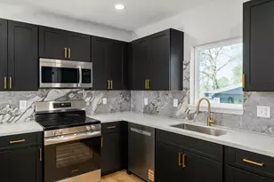 100 W Val Verde St, Brenham, TX 77833 - Photo 14