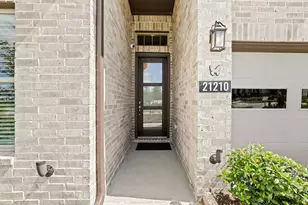 11135 Midland Hawthorn Pl, Cypress, TX 77433 - Photo 2