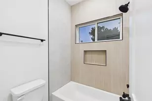 2726 Reynolds St, Houston, TX 77009 - Photo 22