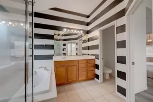 1807 Hidden Breeze Dr, Houston, TX 77049 - Photo 46