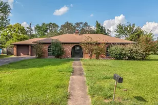 3400 Coachman Dr, Baytown, TX 77521 - Photo 1