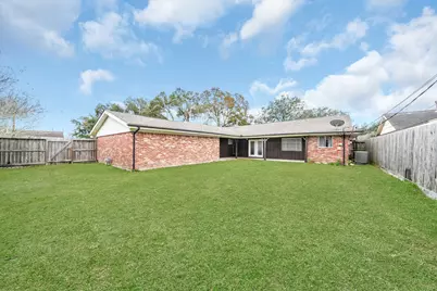 4002 Martinshire Drive, Houston, TX 77025 - Photo 6