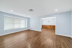 4002 Martinshire Dr, Houston, TX 77025 - Photo 16