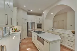 66 S Castlegreen Cir, The Woodlands, TX 77381 - Photo 18