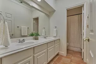 66 S Castlegreen Cir, The Woodlands, TX 77381 - Photo 30