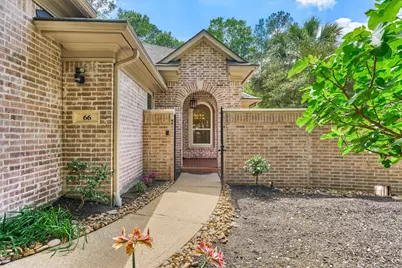 66 S Castlegreen Circle, The Woodlands, TX 77381 - Photo 2