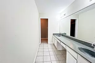 13546 Portobello Dr, Houston, TX 77083 - Photo 12
