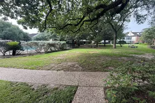 12975 Trail Hollow Dr Ave, Houston, TX 77079 - Photo 2