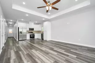 701 S Morgan St, Angleton, TX 77515 - Photo 4