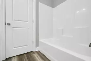 701 S Morgan St, Angleton, TX 77515 - Photo 24