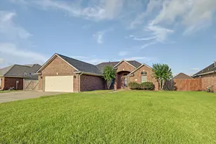 1015 Cardinal Dr, Richwood, TX 77566 - Photo 2