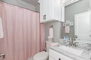 602 E Main St, La Porte, TX 77571 - Photo 8