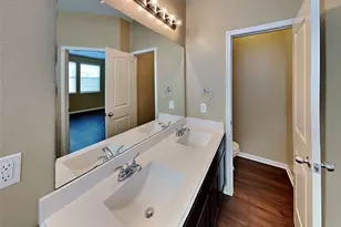 2324 Shady Tree Ln, Conroe, TX 77301 - Photo 10