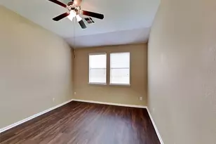 2324 Shady Tree Ln, Conroe, TX 77301 - Photo 8