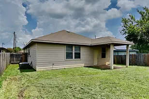 2324 Shady Tree Ln, Conroe, TX 77301 - Photo 20