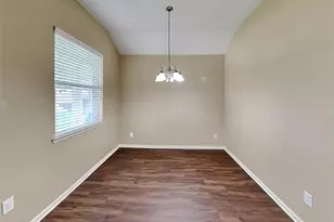 2324 Shady Tree Ln, Conroe, TX 77301 - Photo 6