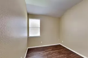 2324 Shady Tree Ln, Conroe, TX 77301 - Photo 18