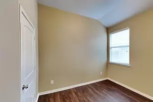 2324 Shady Tree Ln, Conroe, TX 77301 - Photo 12