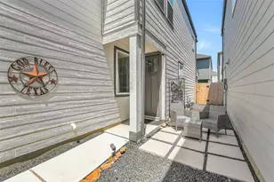 4110 Fig Grv St, Houston, TX 77080 - Photo 2