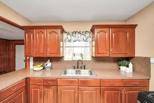 418 Forrest St, Baytown, TX 77520 - Photo 6