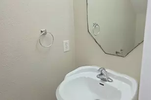 10015 Wiloak St, Houston, TX 77078 - Photo 8