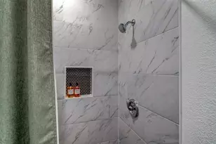 9816 Masterson St, Houston, TX 77029 - Photo 12