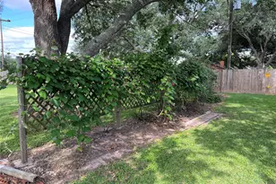 103 Greenbriar Dr, Wharton, TX 77488 - Photo 8
