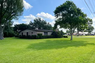 103 Greenbriar Dr, Wharton, TX 77488 - Photo 12