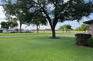 103 Greenbriar Dr, Wharton, TX 77488 - Photo 6