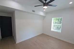 8101 Venus St, Houston, TX 77088 - Photo 8