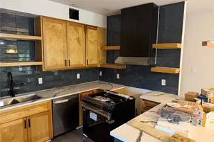 322 E 37th / 710 E 32nd 1/2 St, Houston, TX 77018 - Photo 2