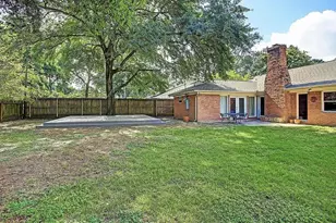 10302 Oak Point Dr, Houston, TX 77043 - Photo 4