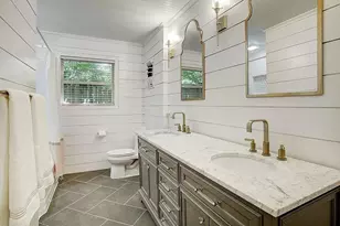 10302 Oak Point Dr, Houston, TX 77043 - Photo 16