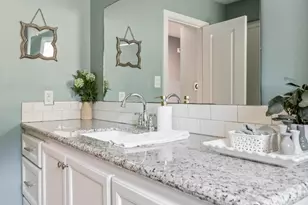 5651 Ludington Dr, Houston, TX 77035 - Photo 20