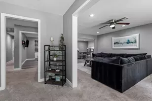 5651 Ludington Dr, Houston, TX 77035 - Photo 2