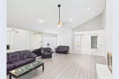 7611 Hopewell Lane, Houston, TX 77071 - Photo 8