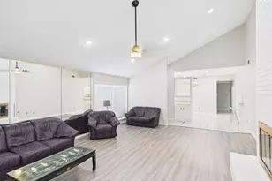 7611 Hopewell Ln, Houston, TX 77071 - Photo 8