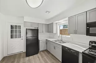 10534 Rockaway Dr, Houston, TX 77016 - Photo 8