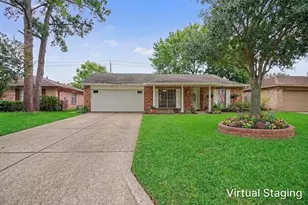 16811 Bougainvilla Ln, Friendswood, TX 77546 - Photo 1